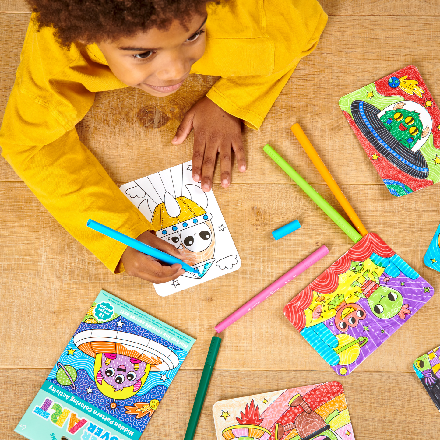 Undercover Art Hidden Pattern Coloring Activity Art Cards - Monster Aliens