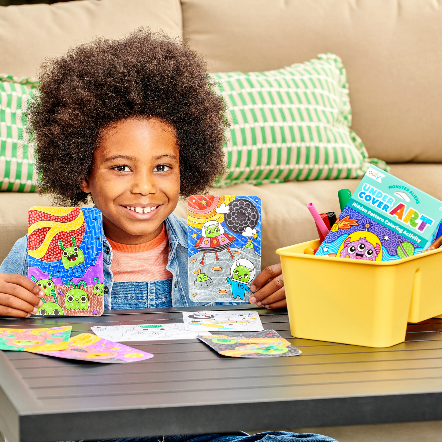 Undercover Art Hidden Pattern Coloring Activity Art Cards - Monster Aliens